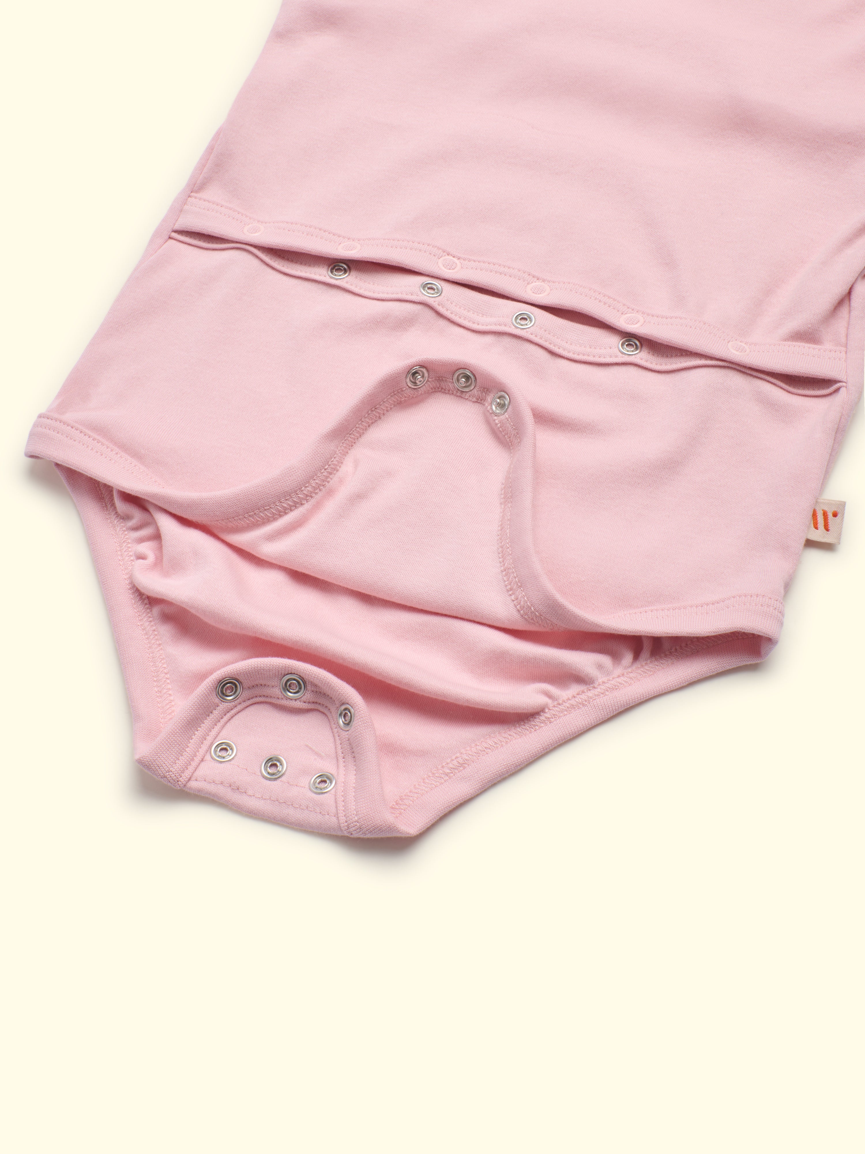 Sondenbody Mitwachsbody Björn - pour enfants avec soins médicaux, avec ouverture pour les manches, jusqu'à la taille 176