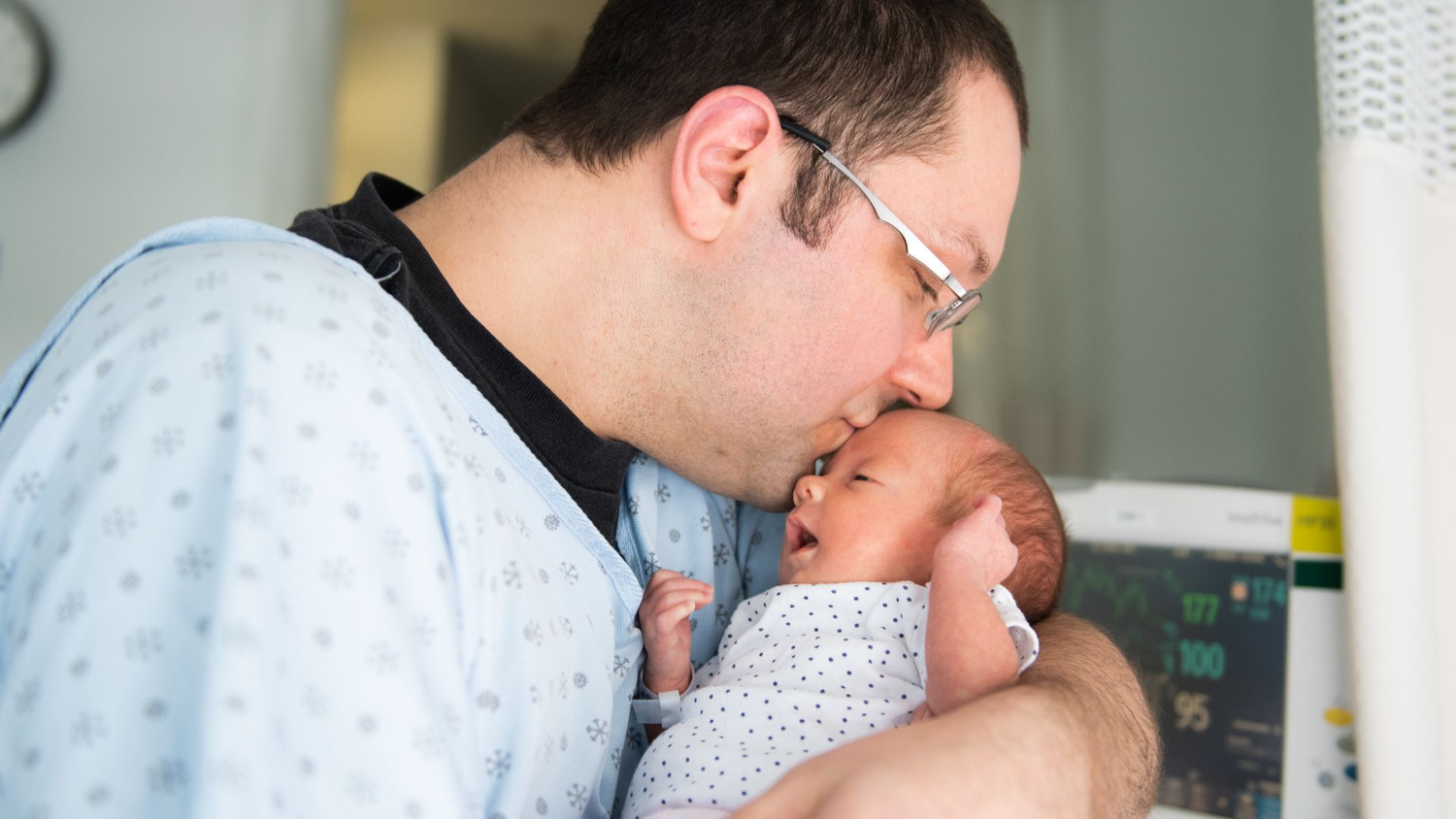 Väterliche Fürsorge: Frühchen-Väter und ihre besondere Verantwortung