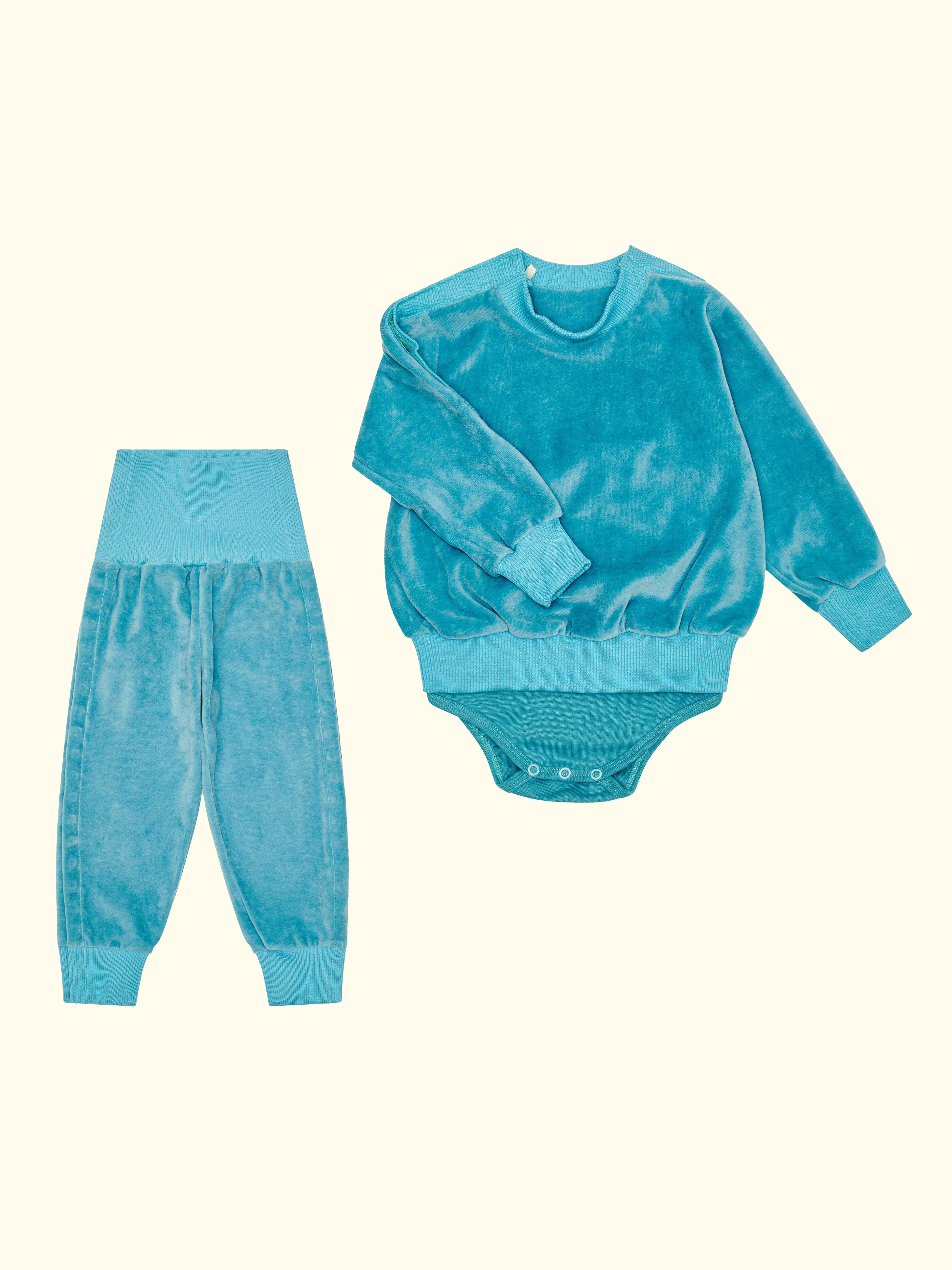 Pflegeset aus Nicki – Sondenbody & aufknöpfbare Hose